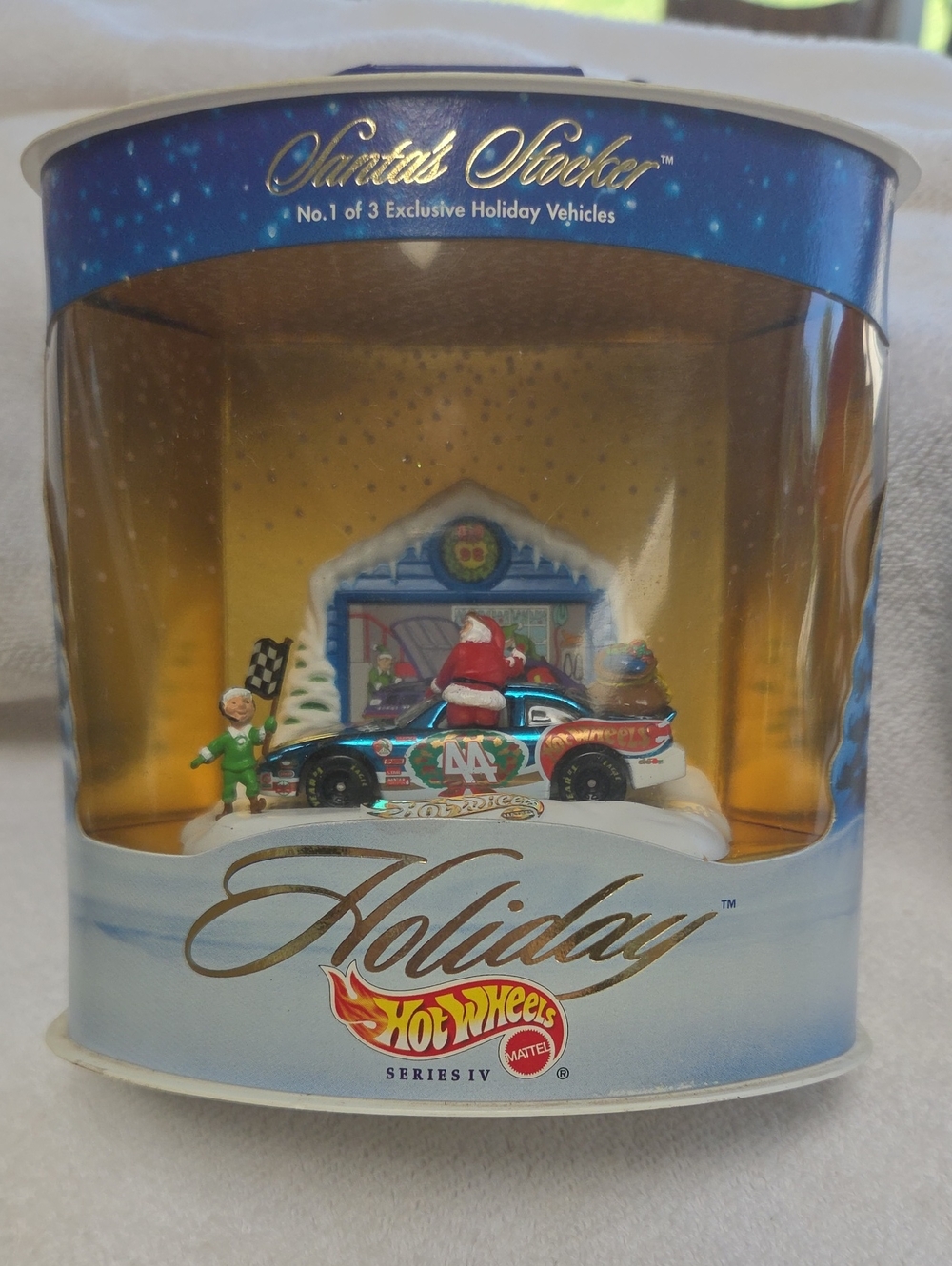 Hot Wheels Holiday Santa Race Car Display – Blue & Red Series IV